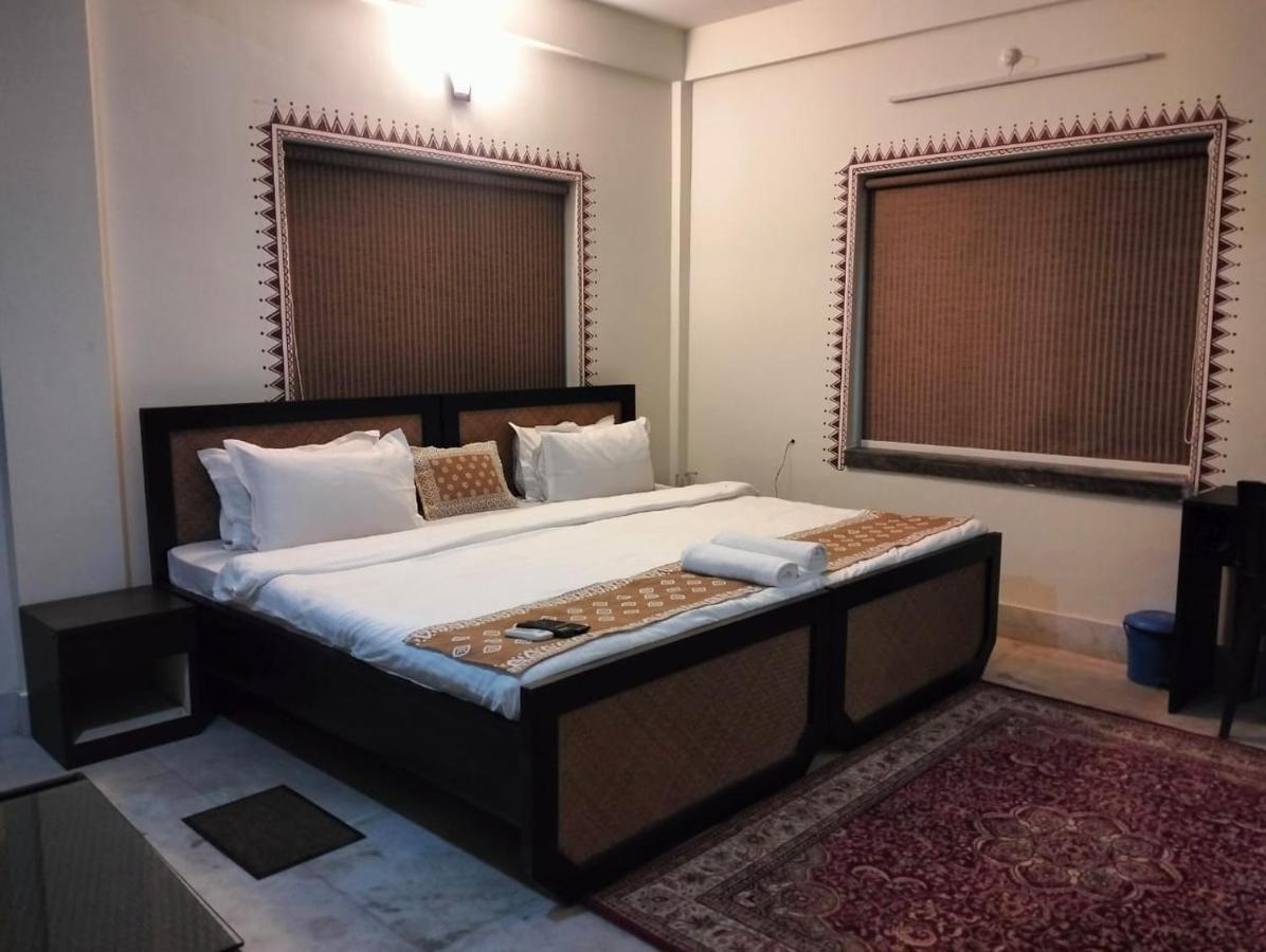 Hotel Kolam Shanti Niketan Luaran gambar