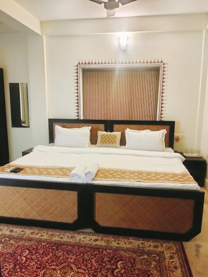 Hotel Kolam Shanti Niketan Luaran gambar