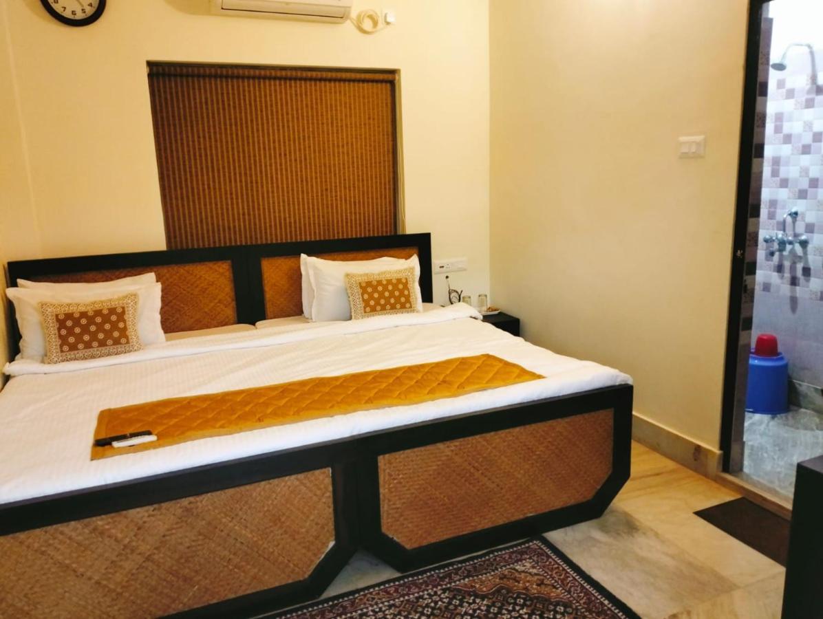 Hotel Kolam Shanti Niketan Luaran gambar