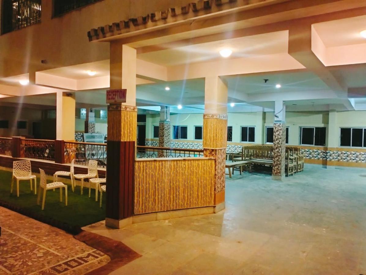 Hotel Kolam Shanti Niketan Luaran gambar