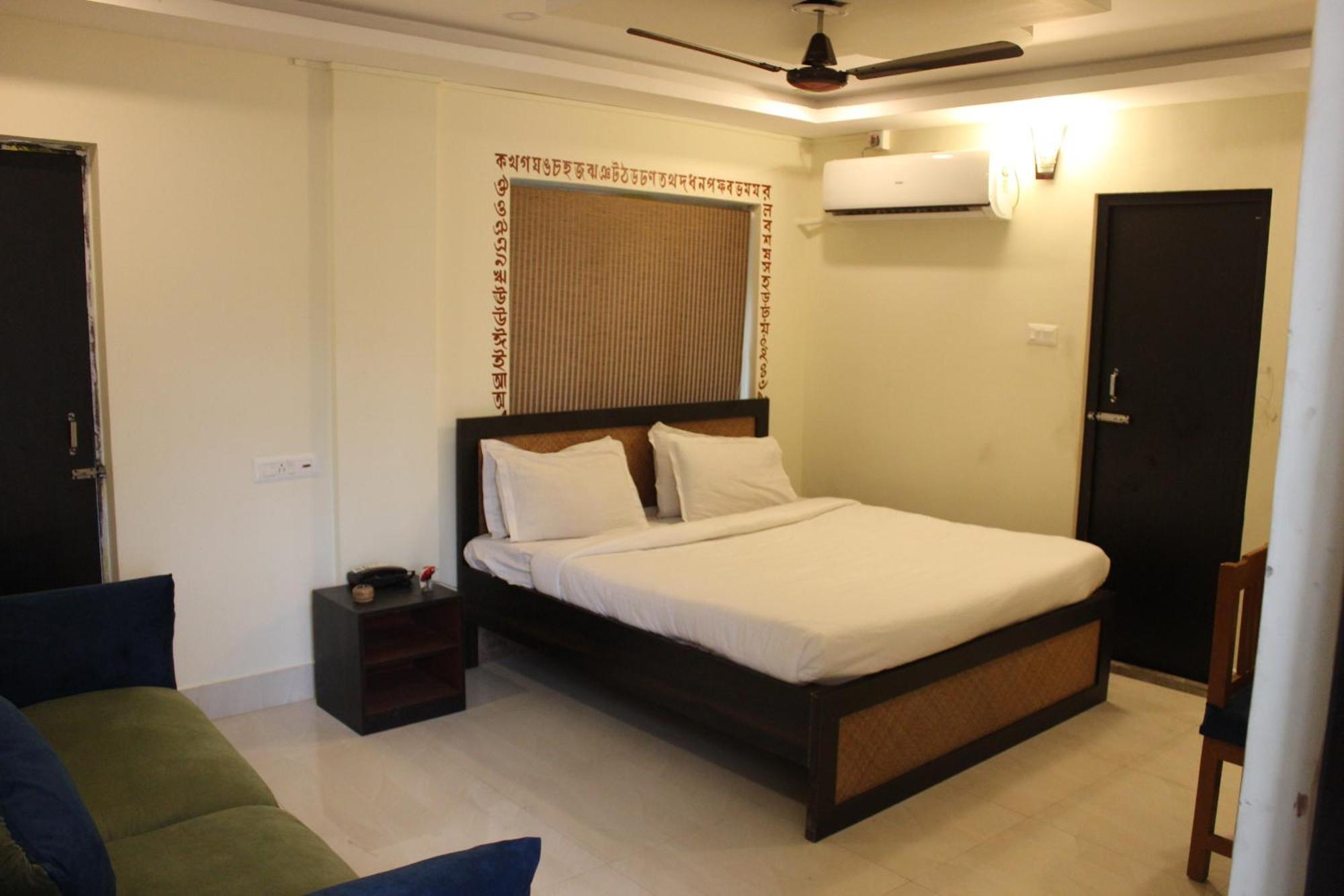 Hotel Kolam Shanti Niketan Luaran gambar